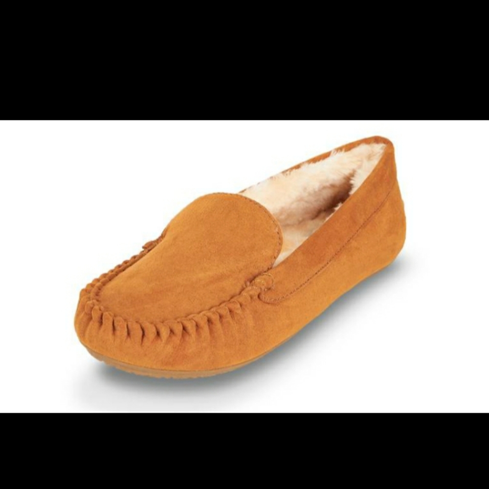 Women's indoor/outdoor moccasin slipper